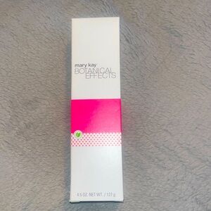 Mary Kay botanical effects cleansing gel. NIB